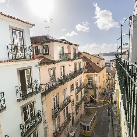 公寓 Lovelystay - Charming Flat In The Heart Of Bica Lisboa