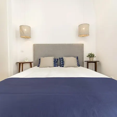 Lovelystay - Charming Flat In The Heart Of Bica