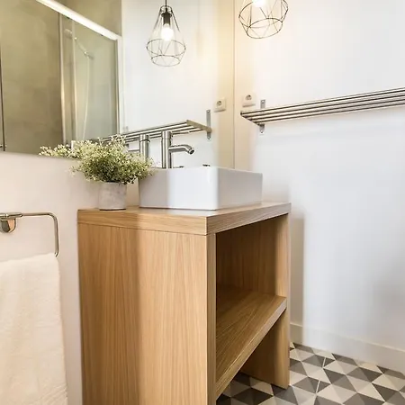 Lovelystay - Charming Flat In The Heart Of Bica 公寓