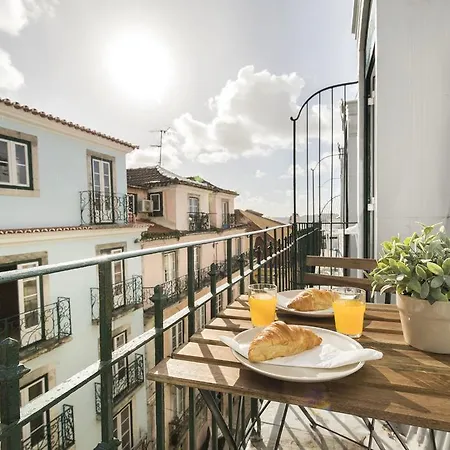 アパート Lovelystay - Charming Flat In The Heart Of Bica *