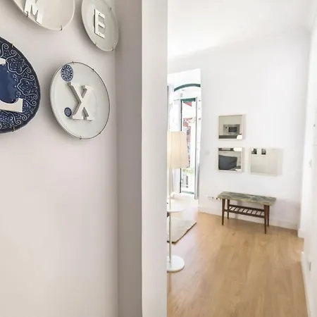 Lovelystay - Charming Flat In The Heart Of Bica *
