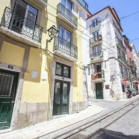 アパート Lovelystay - Charming Flat In The Heart Of Bica *