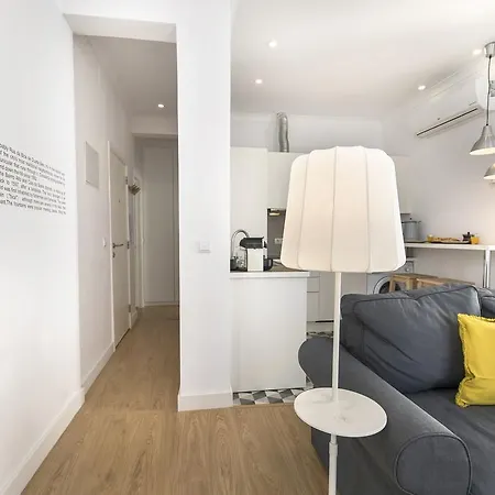 Lovelystay - Charming Flat In The Heart Of Bica * リスボン