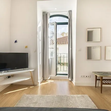 Lovelystay - Charming Flat In The Heart Of Bica * リスボン